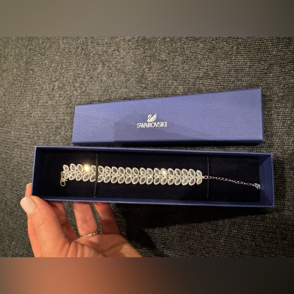 Swarovski Baron Blue Leaf-Shape Crystal Bracelet excellent condition- Sold out!